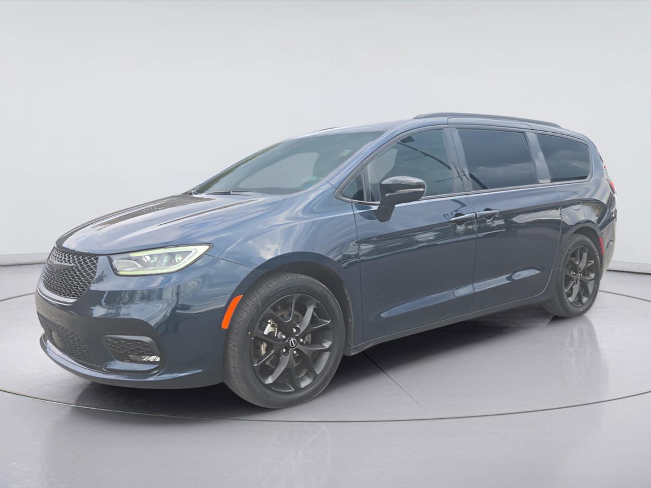 2025 Chrysler Pacifica Stow 'N Go, Navigation, Leather, Hot & Cool Seats Photo0
