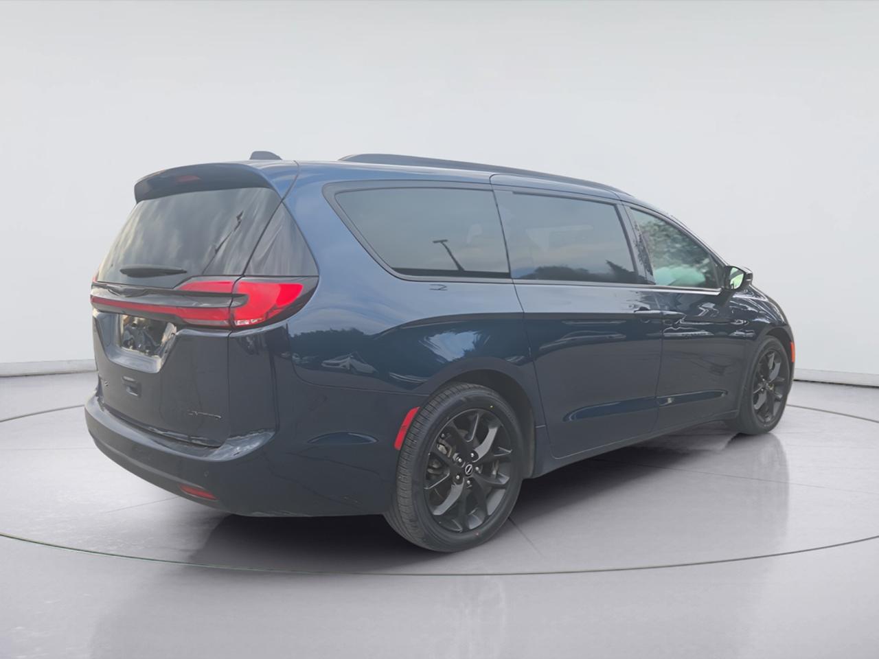 2025 Chrysler Pacifica Stow 'N Go, Navigation, Leather, Hot & Cool Seats Photo