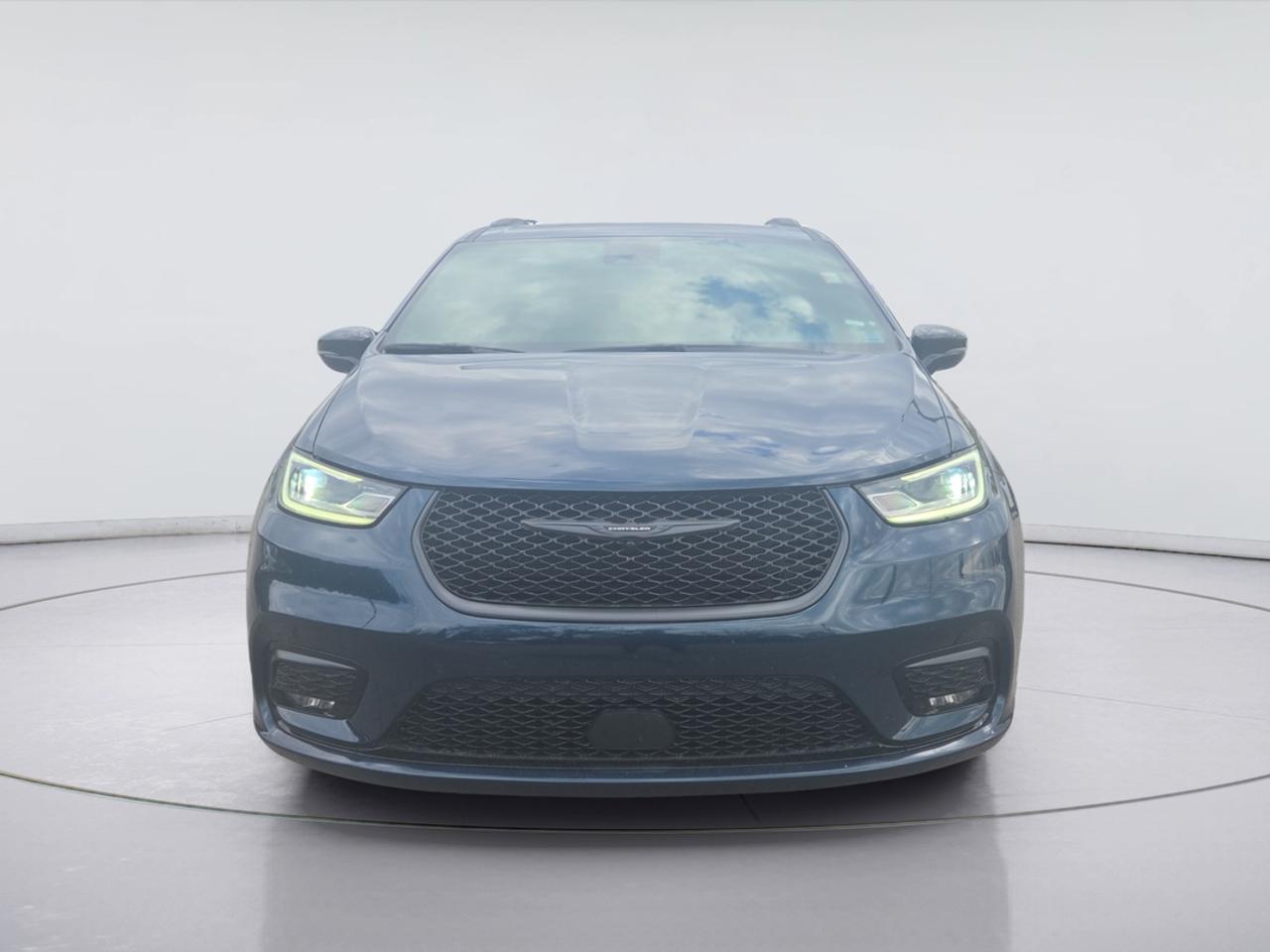 2025 Chrysler Pacifica Stow 'N Go, Navigation, Leather, Hot & Cool Seats Photo
