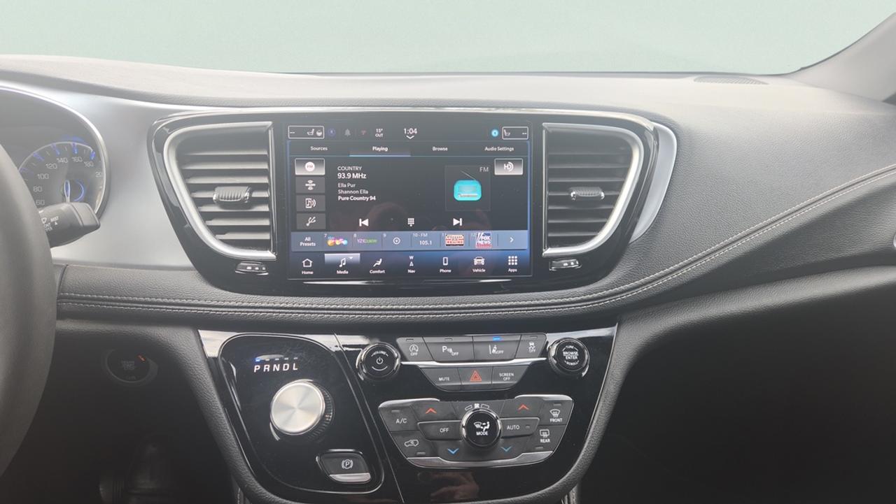 2025 Chrysler Pacifica Stow 'N Go, Navigation, Leather, Hot & Cool Seats Photo