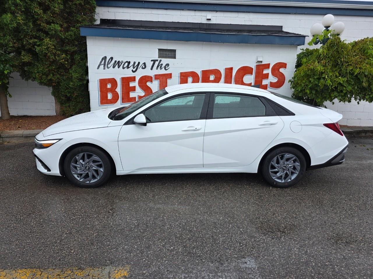 2026 Hyundai Elantra PREFERRED 4DR SEDAN Photo4