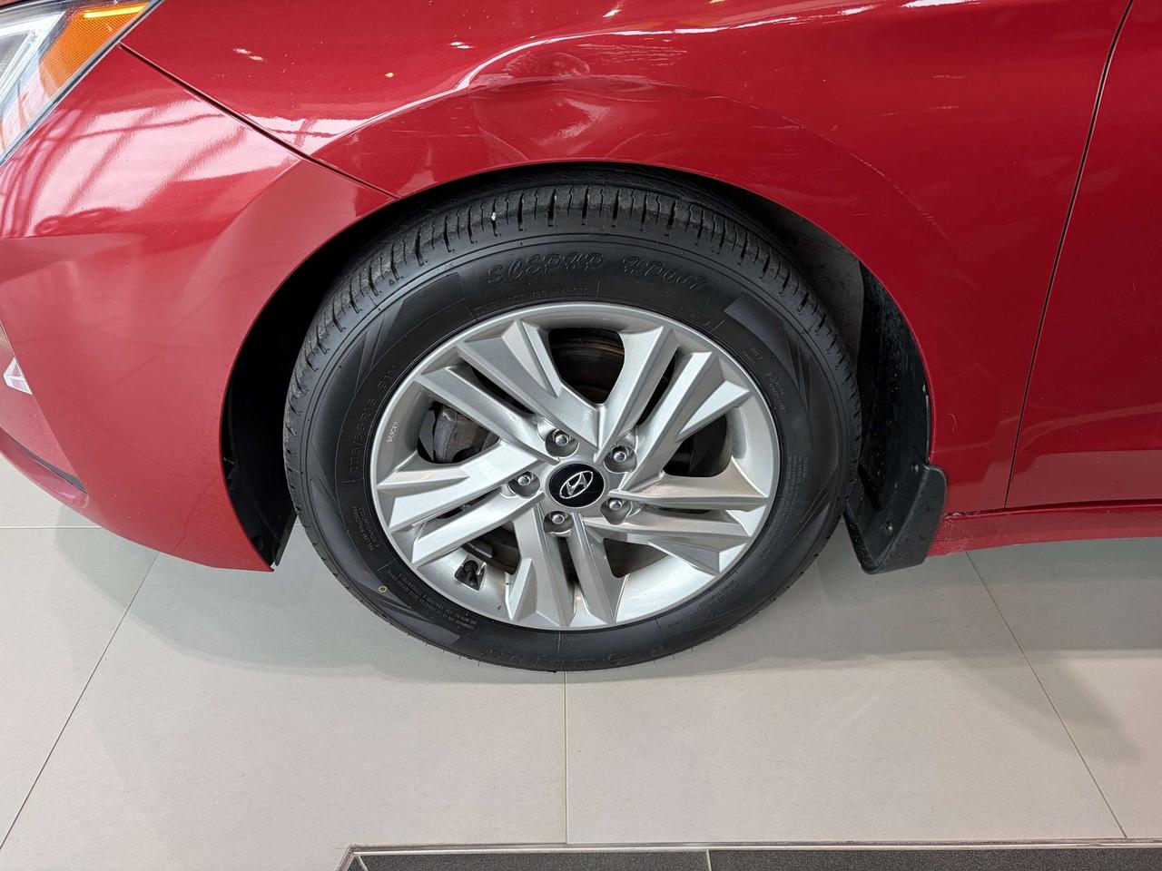 2020 Hyundai Elantra ELANTRA PREF Photo