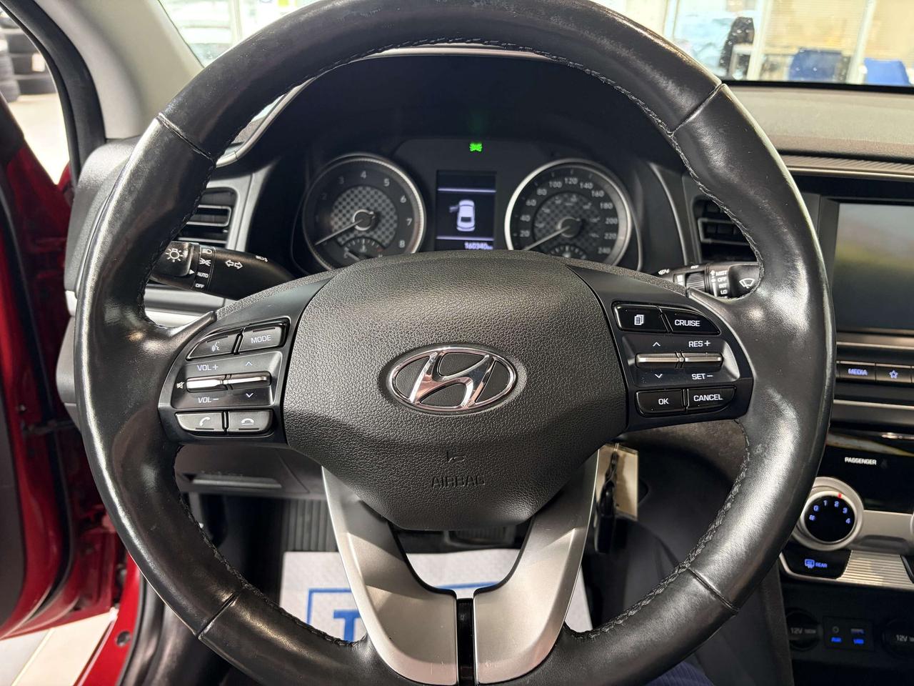 2020 Hyundai Elantra ELANTRA PREF Photo