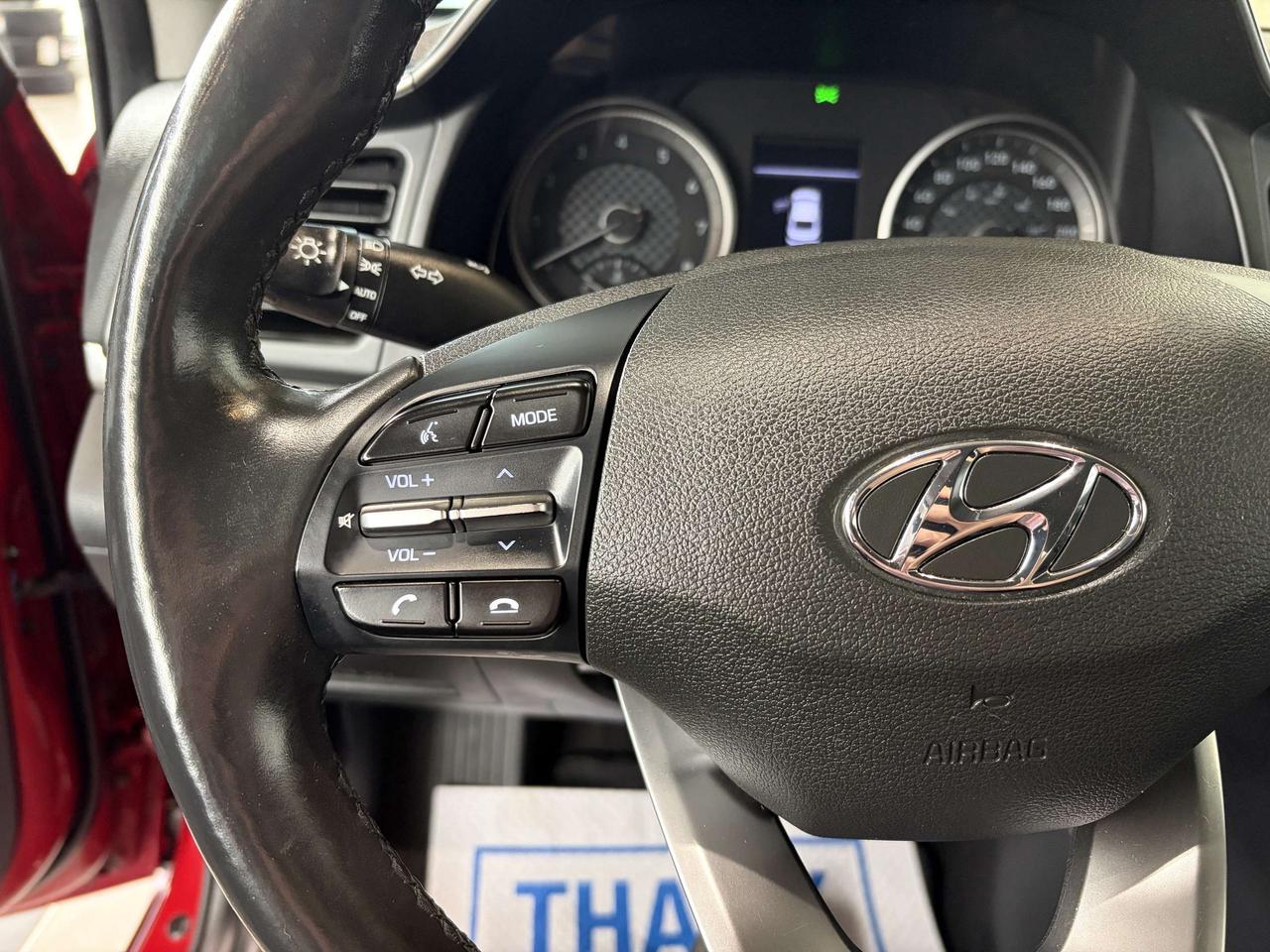 2020 Hyundai Elantra ELANTRA PREF Photo