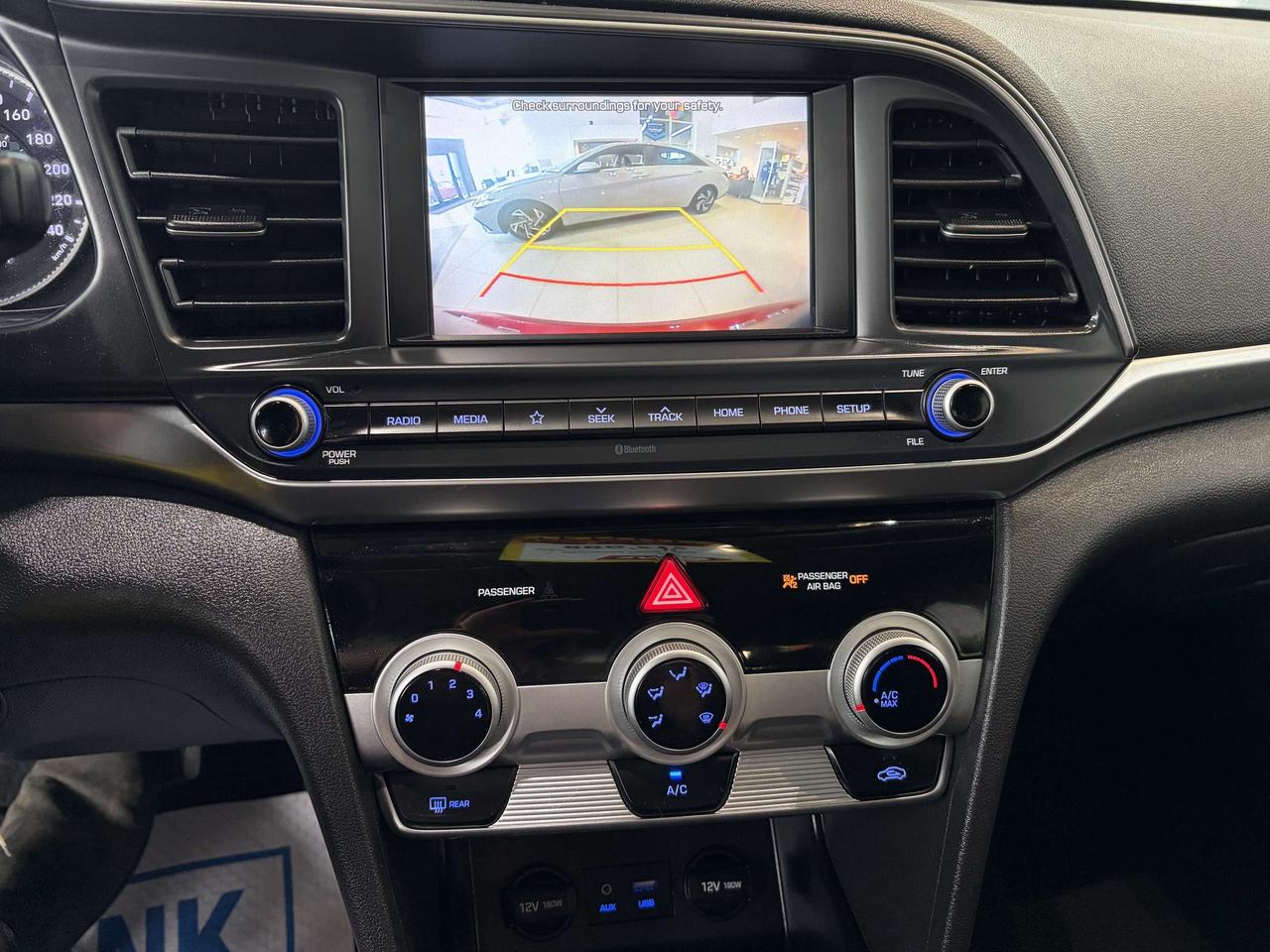 2020 Hyundai Elantra ELANTRA PREF Photo