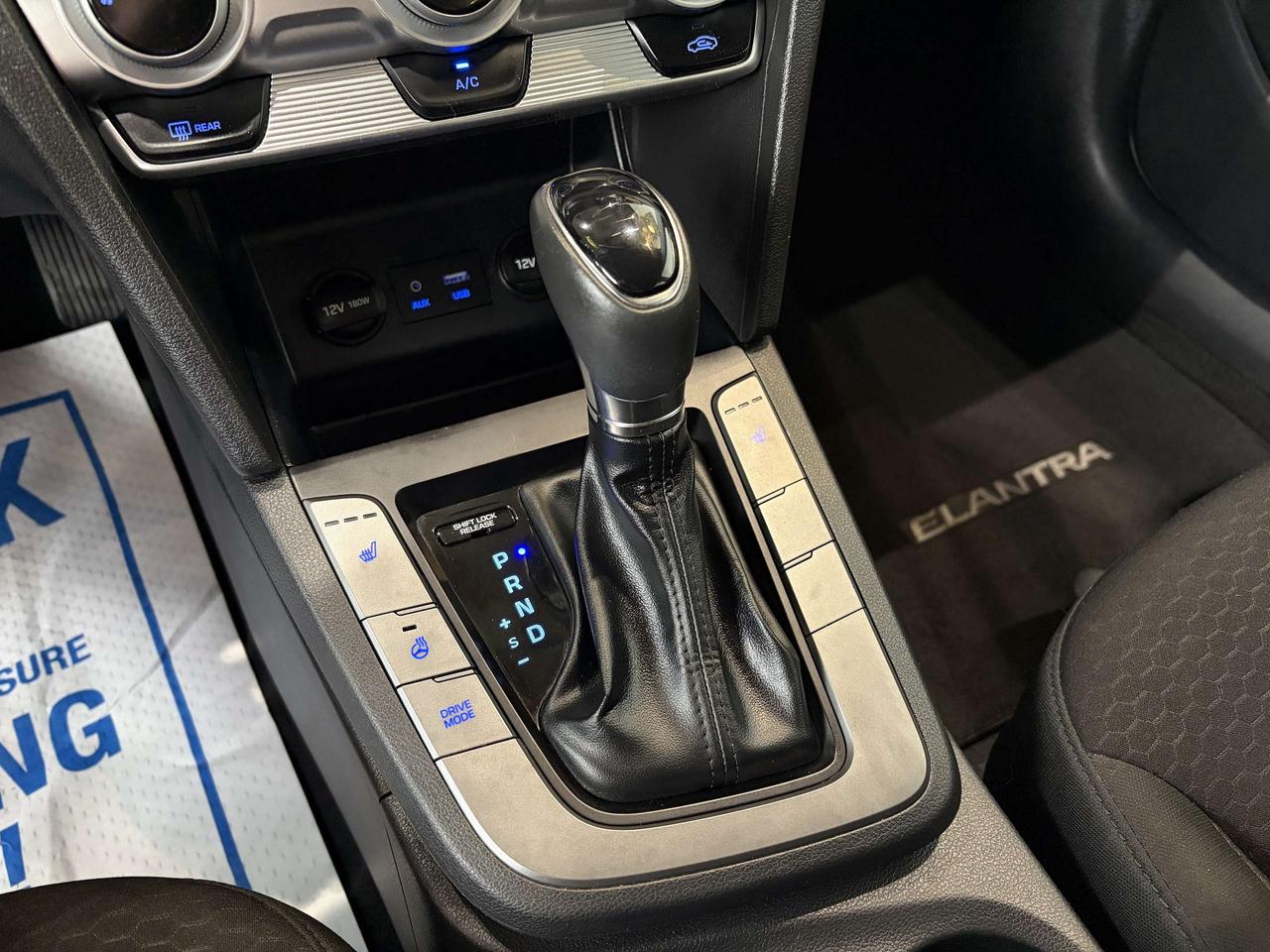 2020 Hyundai Elantra ELANTRA PREF Photo
