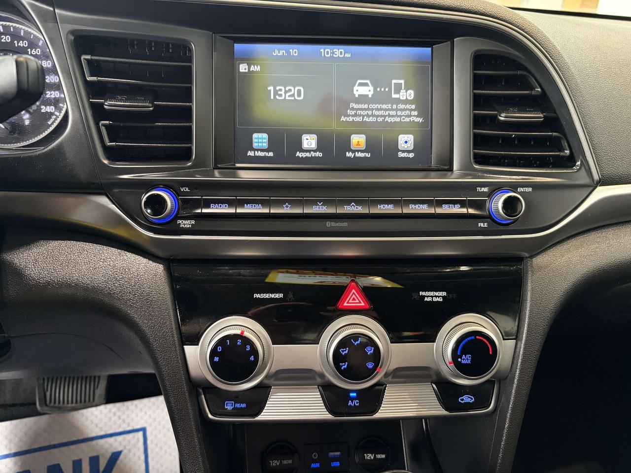 2020 Hyundai Elantra ELANTRA PREF Photo