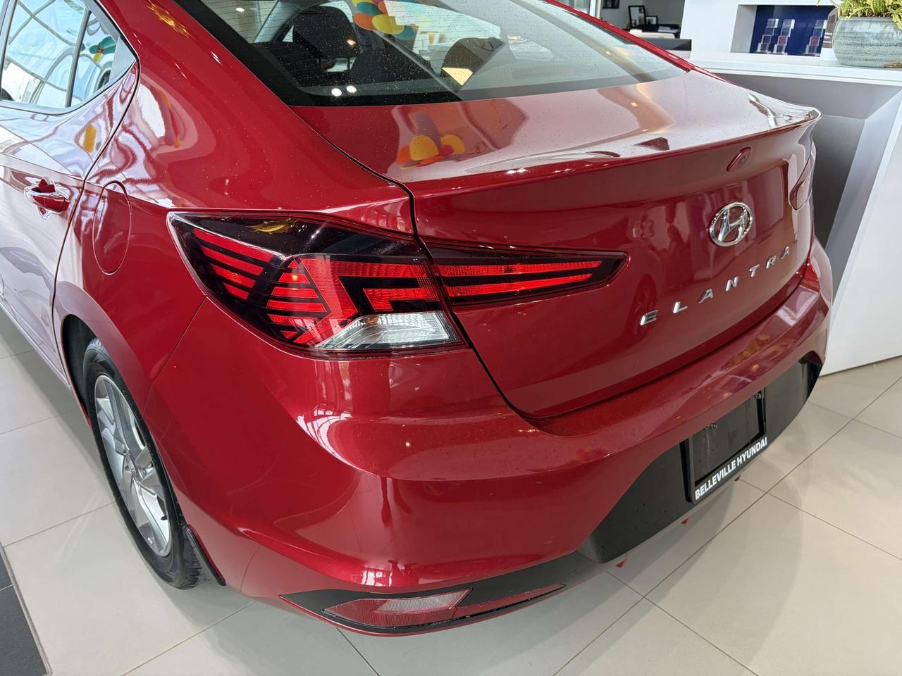 2020 Hyundai Elantra ELANTRA PREF Photo