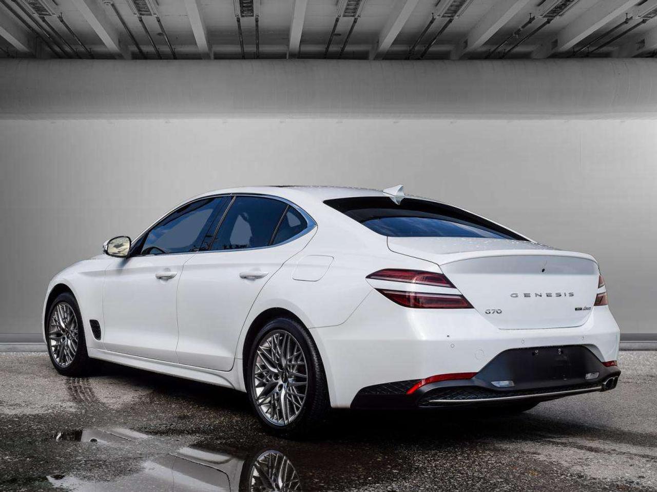 2022 Genesis G70 2.0T Advanced WD *CPO w/Low Finance Rates* Photo3