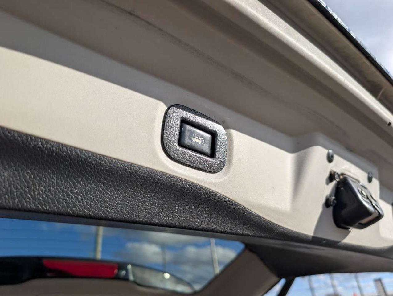 2017 Nissan Rogue SL PLATINUM AWD   NAV   LEATHER   PANOROOF  CAMERA Photo