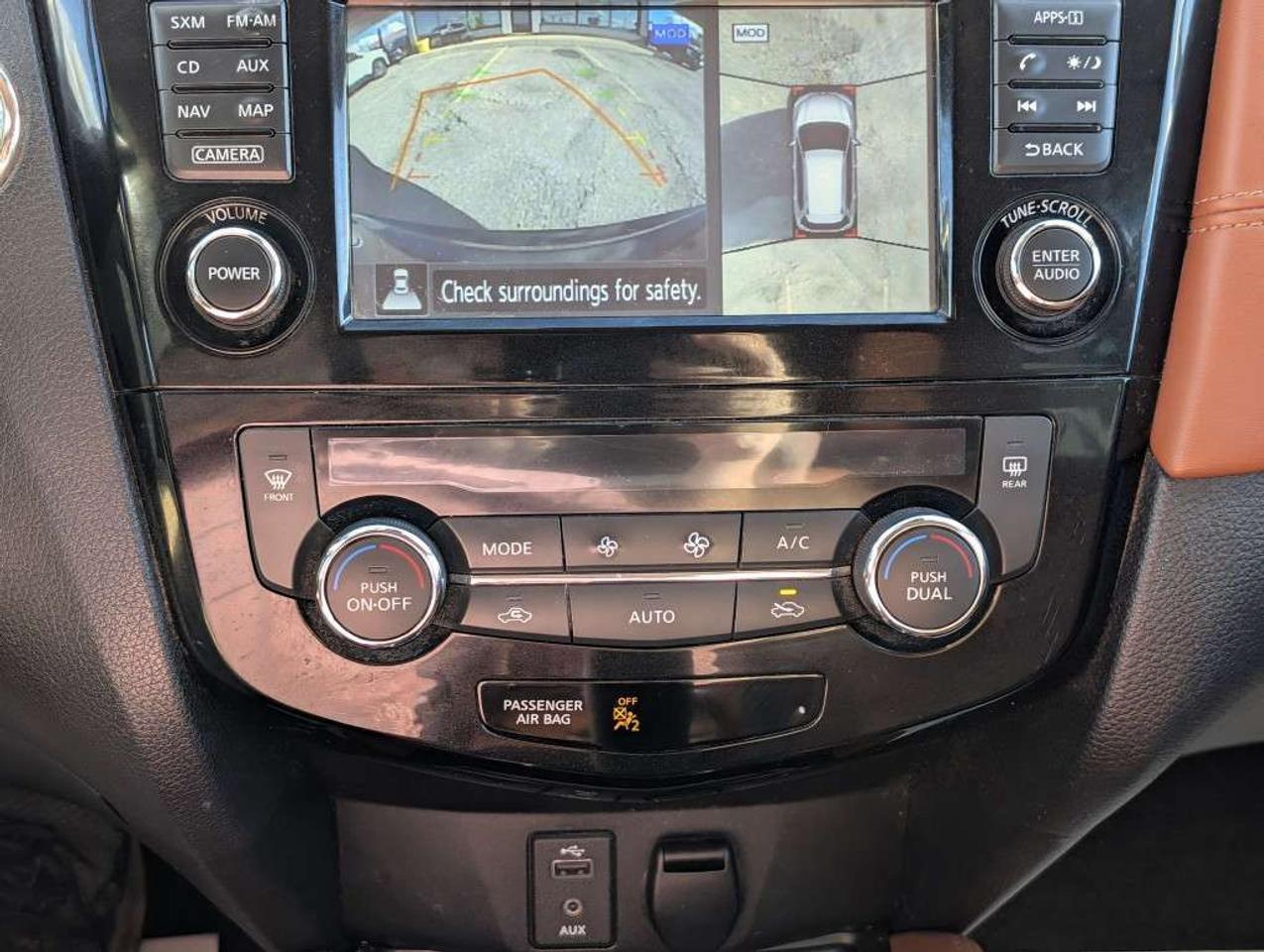 2017 Nissan Rogue SL PLATINUM AWD   NAV   LEATHER   PANOROOF  CAMERA Photo