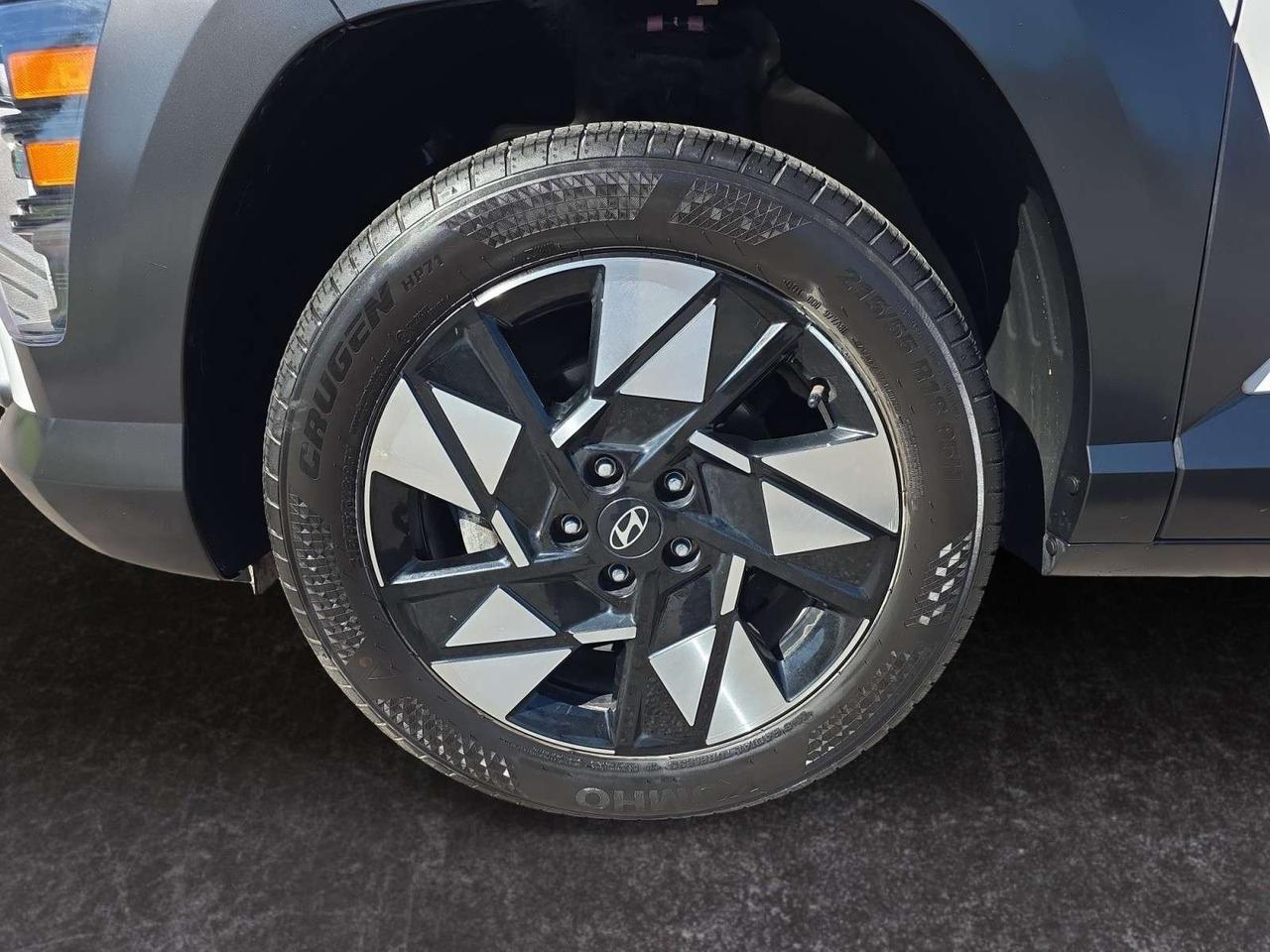 2025 Hyundai KONA 2.0L AWD w/Trend Package * NO ACCIDENTS / ROOF / LEATHER / DRIVER ASSIST Photo