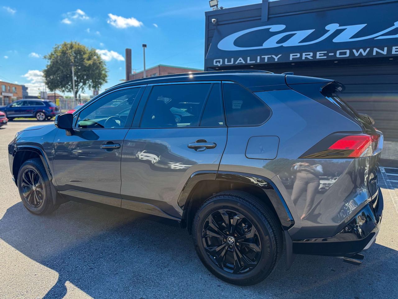 2024 Toyota RAV4 XSE-HYBRID/LOW KM/1 OWNER/BSM/ROOF/ACC/AWD/2.5L Photo