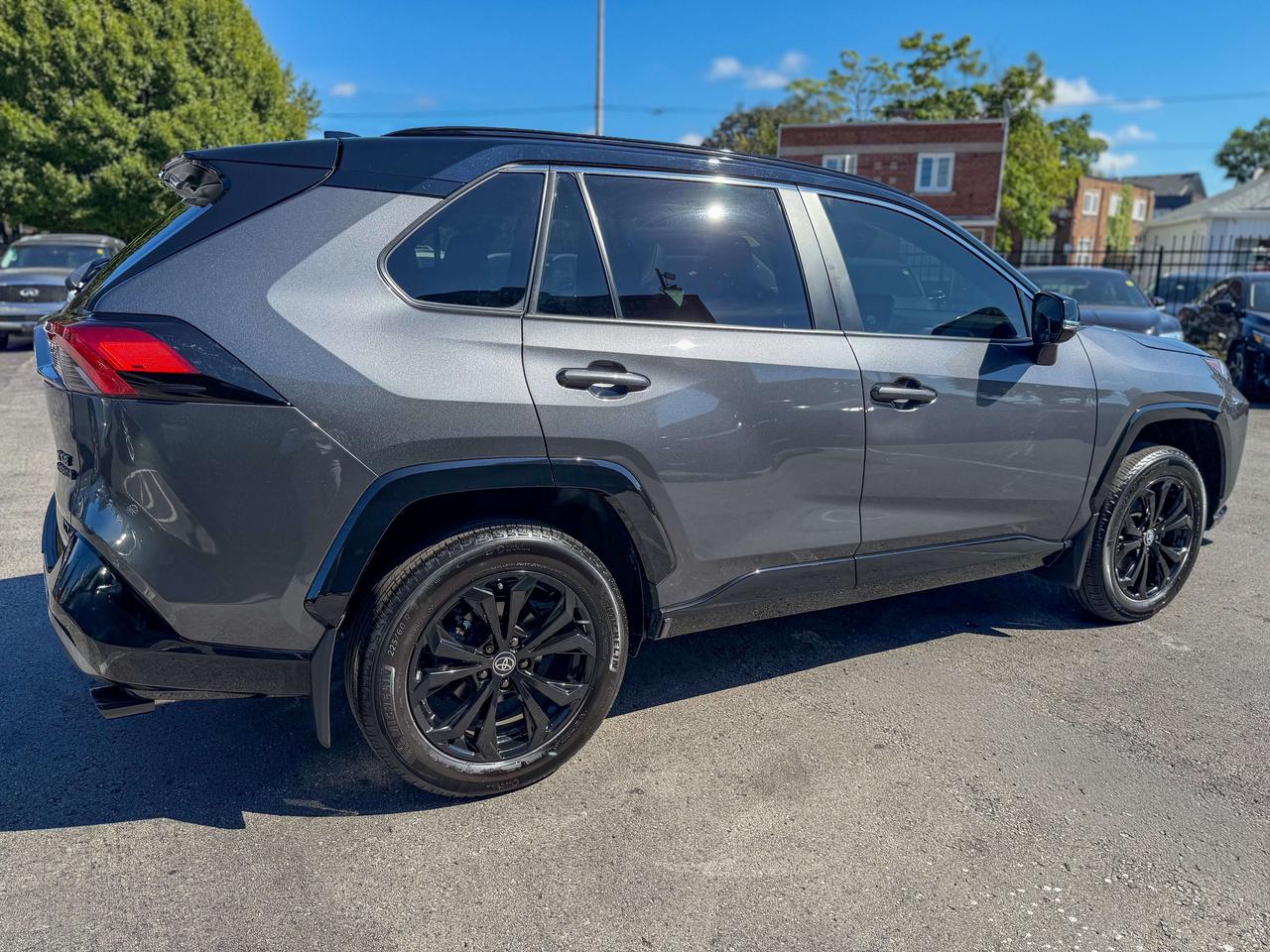 2024 Toyota RAV4 XSE-HYBRID/LOW KM/1 OWNER/BSM/ROOF/ACC/AWD/2.5L Photo