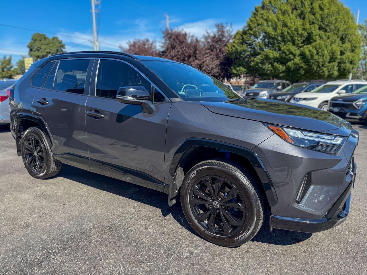 2024 Toyota RAV4 XSE-HYBRID/LOW KM/1 OWNER/BSM/ROOF/ACC/AWD/2.5L Photo