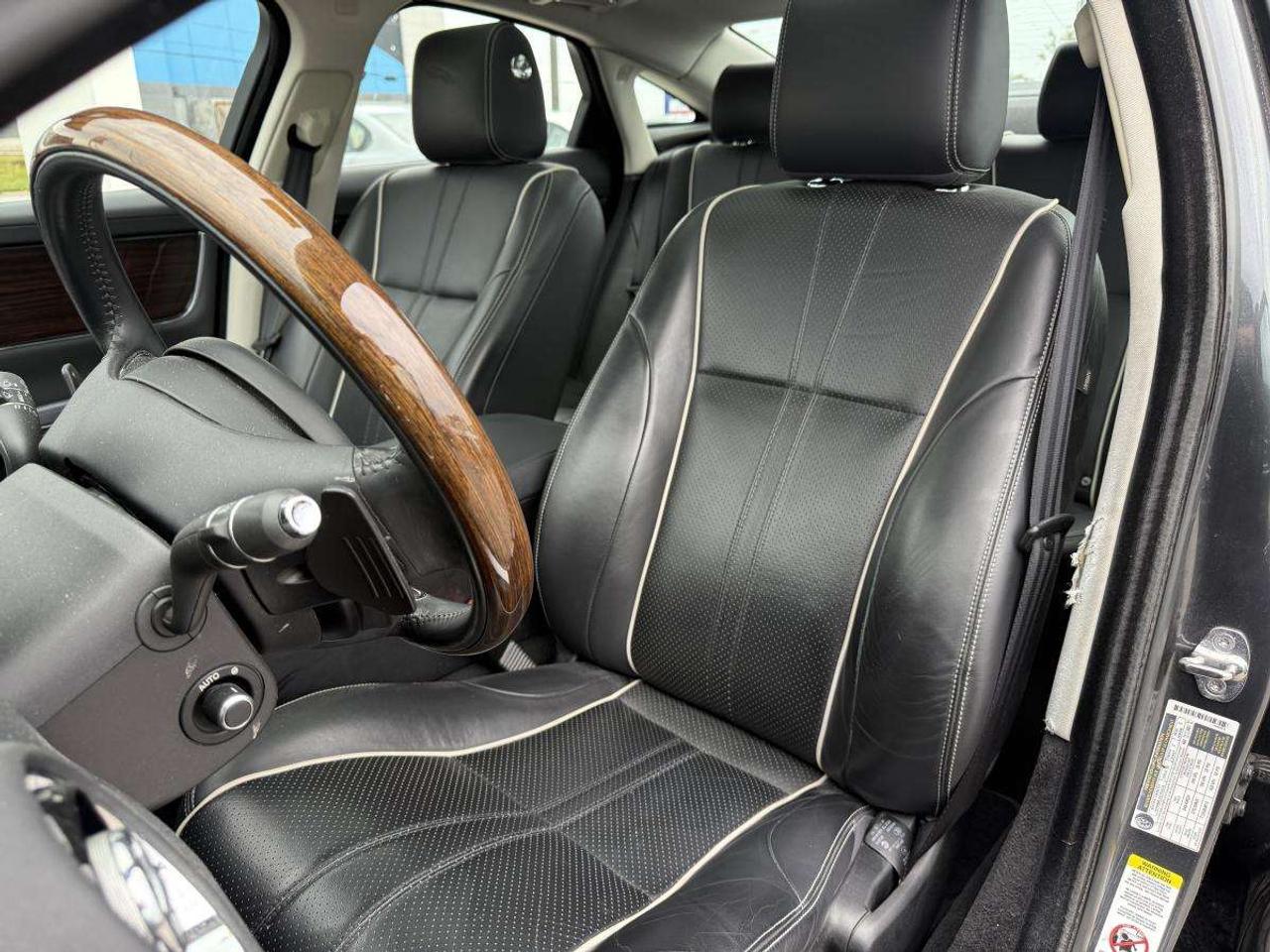 2016 Jaguar XJ R-SPORT   MASSAGING SEATS   SUNROOF Photo