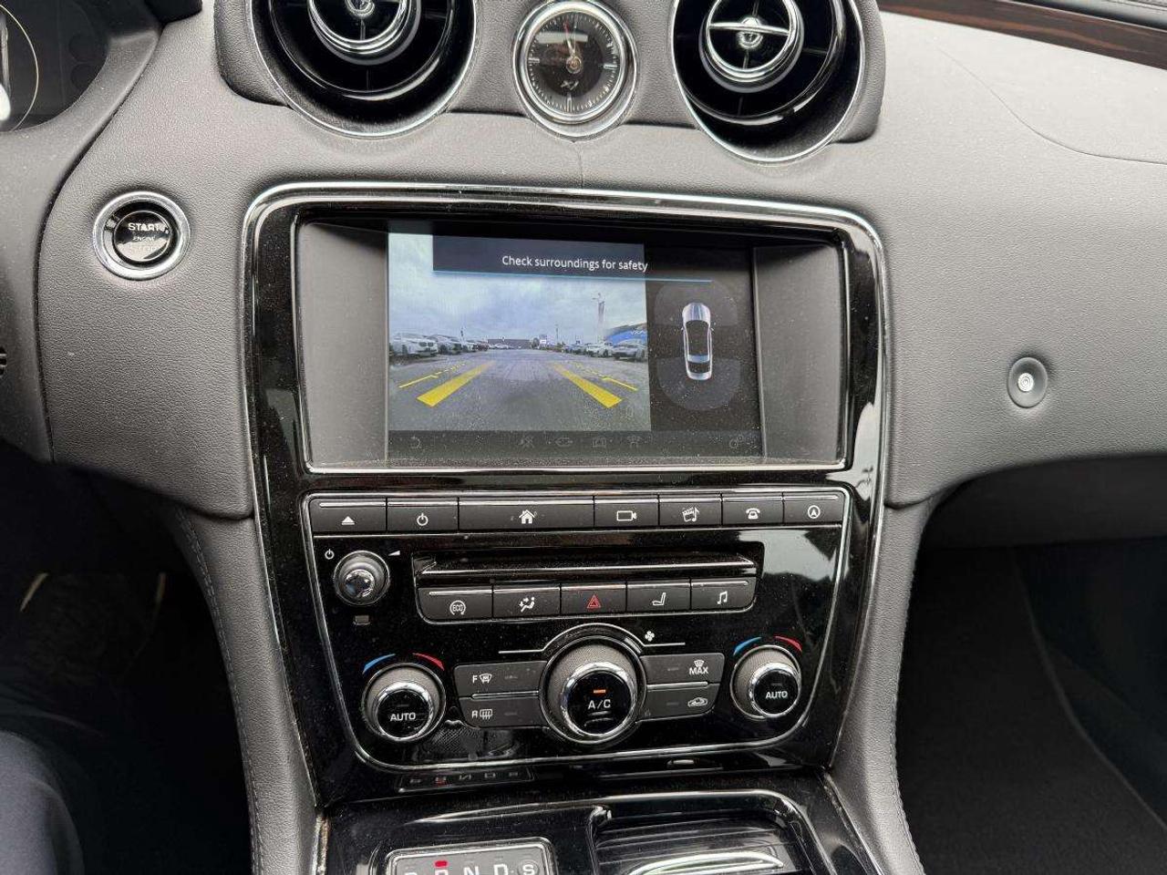 2016 Jaguar XJ R-SPORT   MASSAGING SEATS   SUNROOF Photo