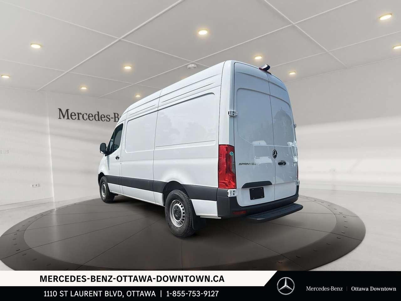 2026 Mercedes-Benz Sprinter 2500 Standard Roof I4 Diesel 144 Photo3