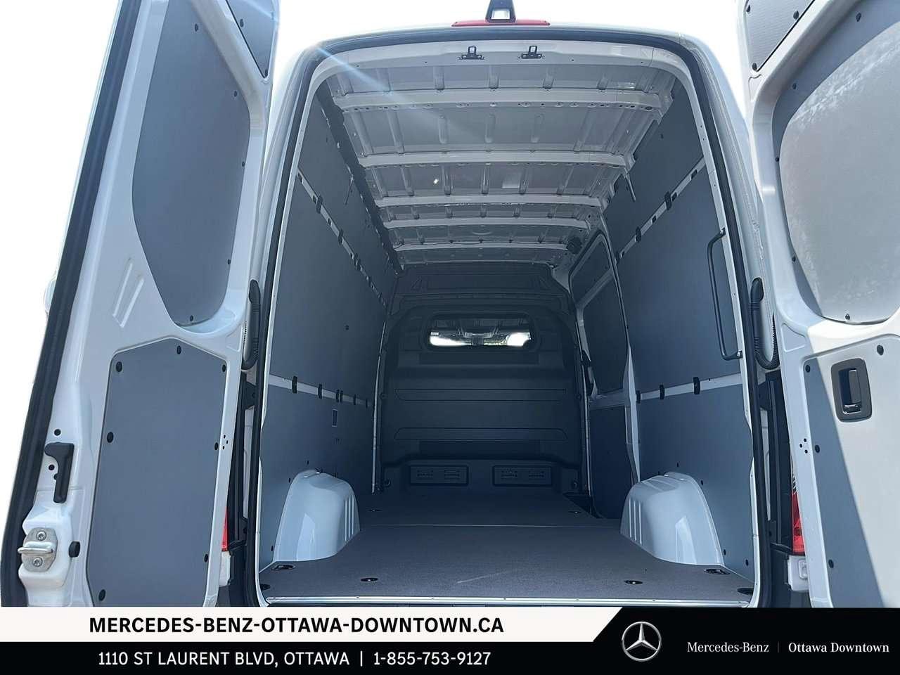2026 Mercedes-Benz Sprinter 2500 Standard Roof I4 Diesel 144 Photo