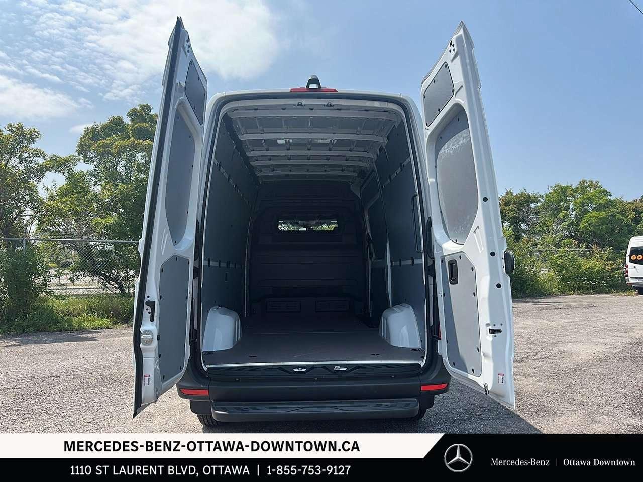 2026 Mercedes-Benz Sprinter 2500 Standard Roof I4 Diesel 144 Photo
