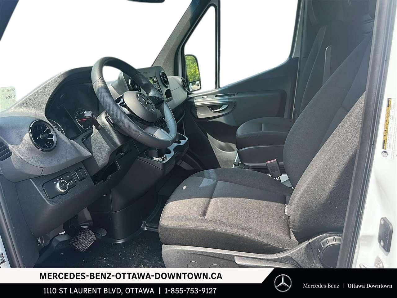 2026 Mercedes-Benz Sprinter 2500 Standard Roof I4 Diesel 144 Photo