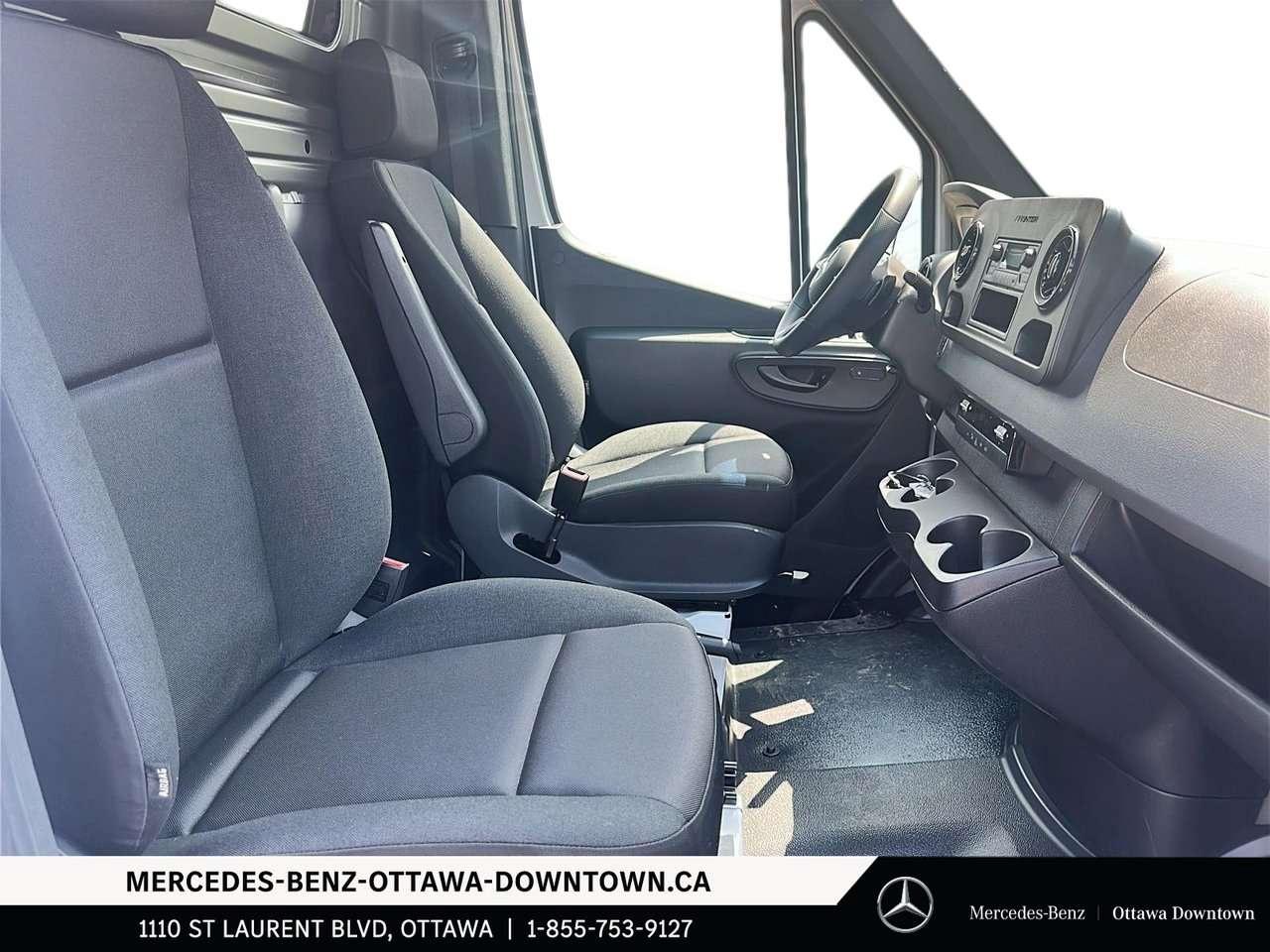 2026 Mercedes-Benz Sprinter 2500 Standard Roof I4 Diesel 144 Photo