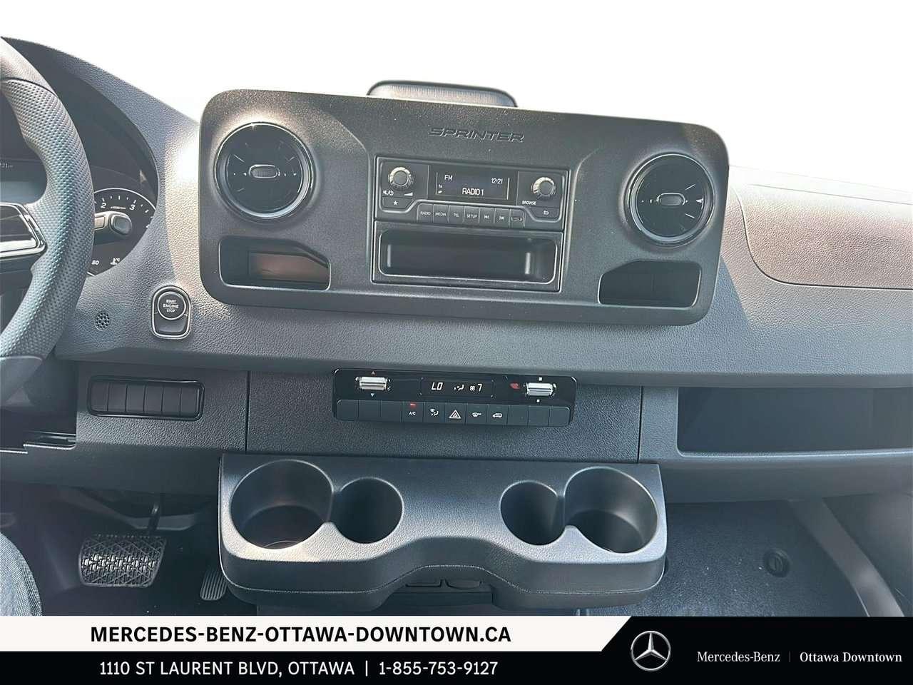 2026 Mercedes-Benz Sprinter 2500 Standard Roof I4 Diesel 144 Photo
