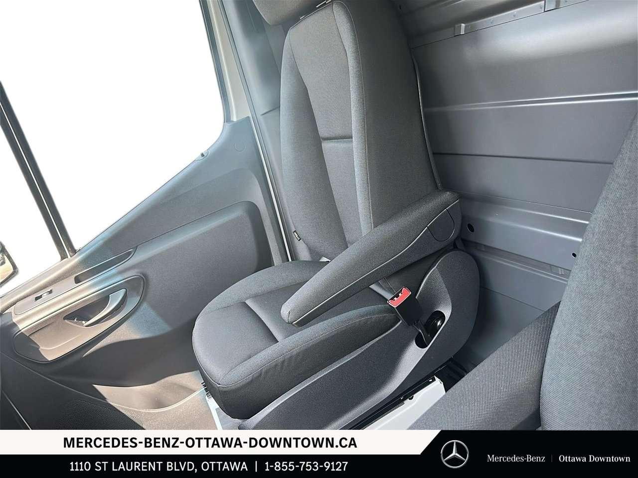 2026 Mercedes-Benz Sprinter 2500 Standard Roof I4 Diesel 144 Photo