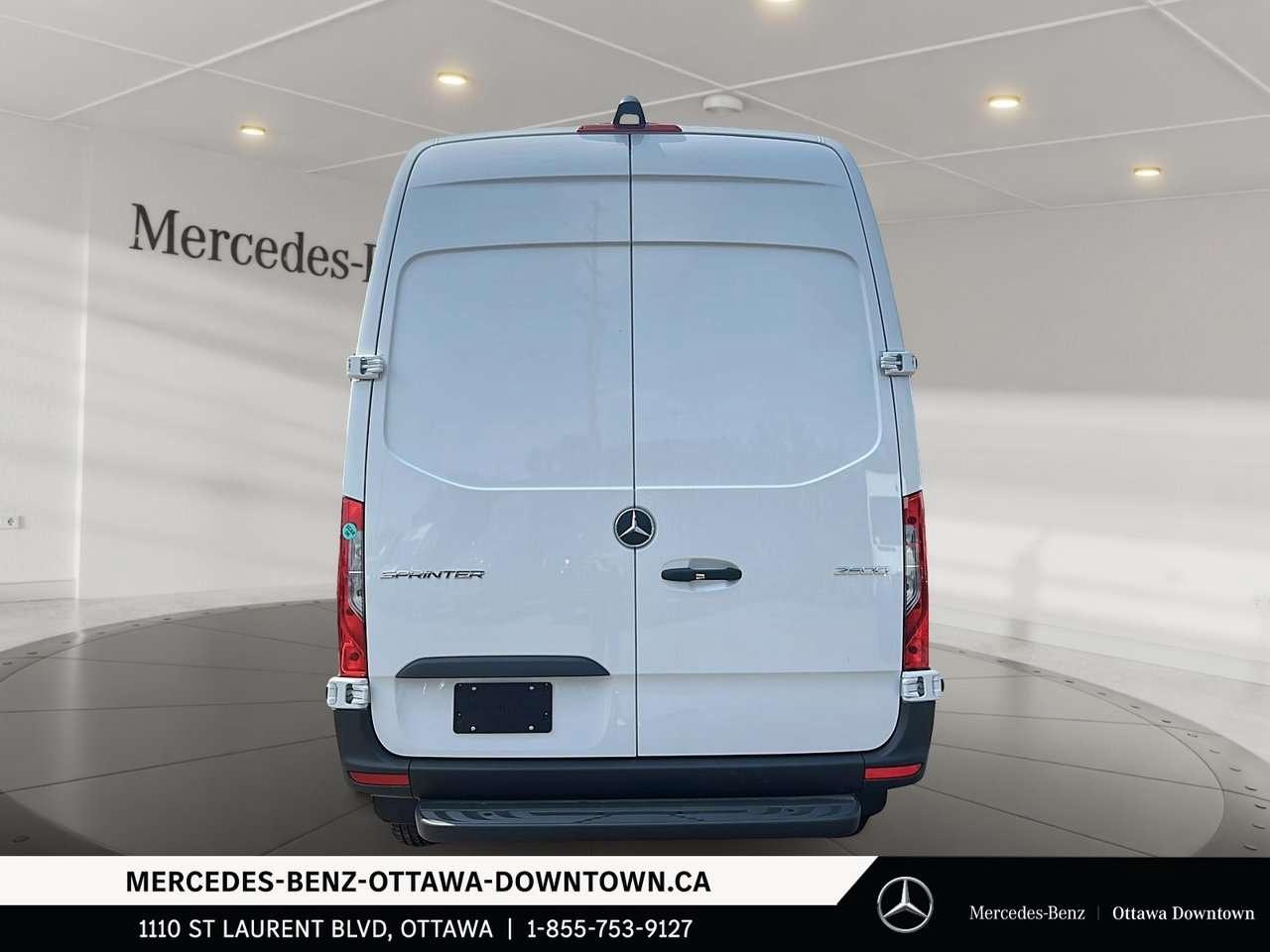 2026 Mercedes-Benz Sprinter 2500 Standard Roof I4 Diesel 144 Photo