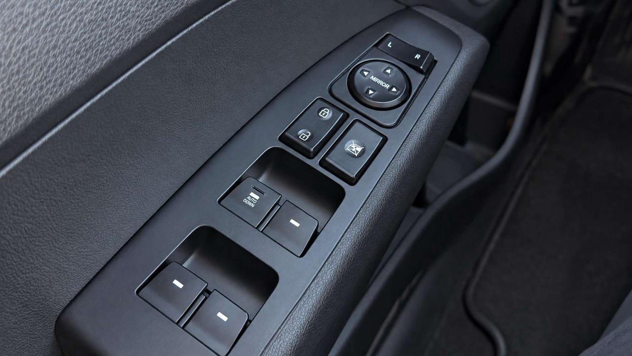 2020 Hyundai Elantra Essential   Certified   One Owner Photo