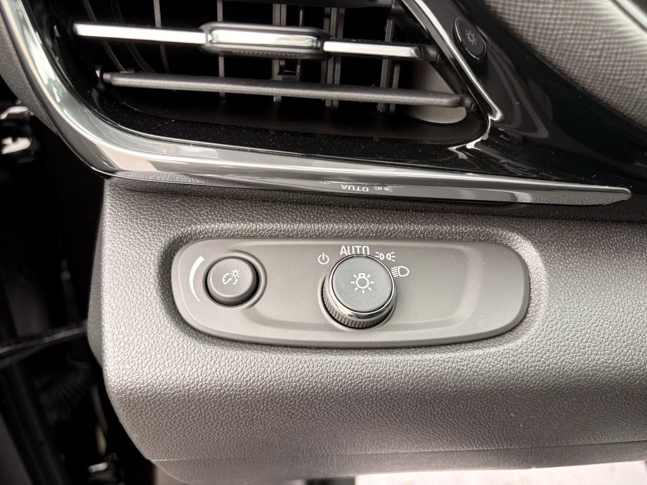 2026 Buick Envista FWD 4dr Sport Touring Photo