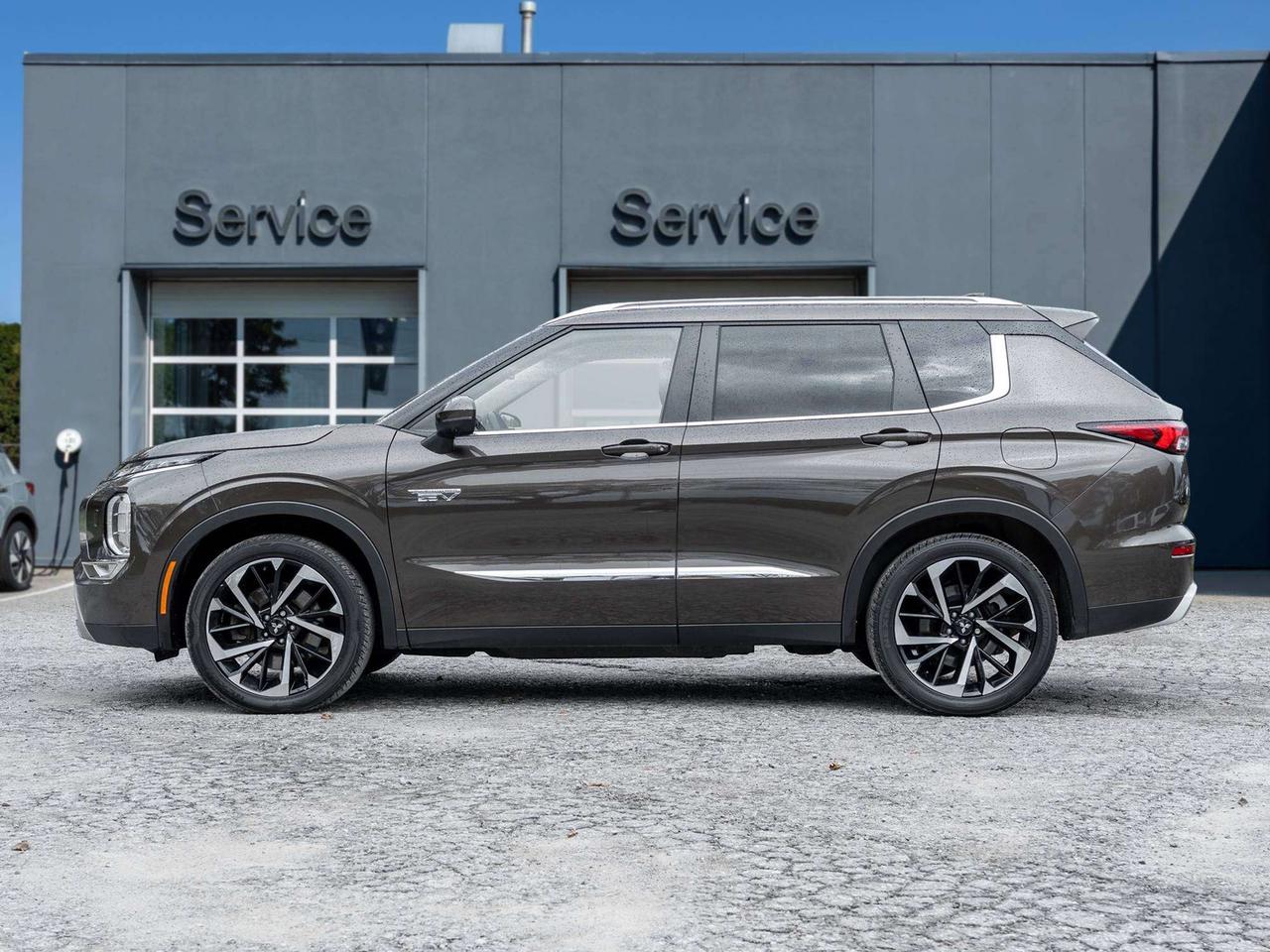 2023 Mitsubishi Outlander SEL S-AWC CPO FINANCE RATES FOR AS LOW AS 0.90% Photo