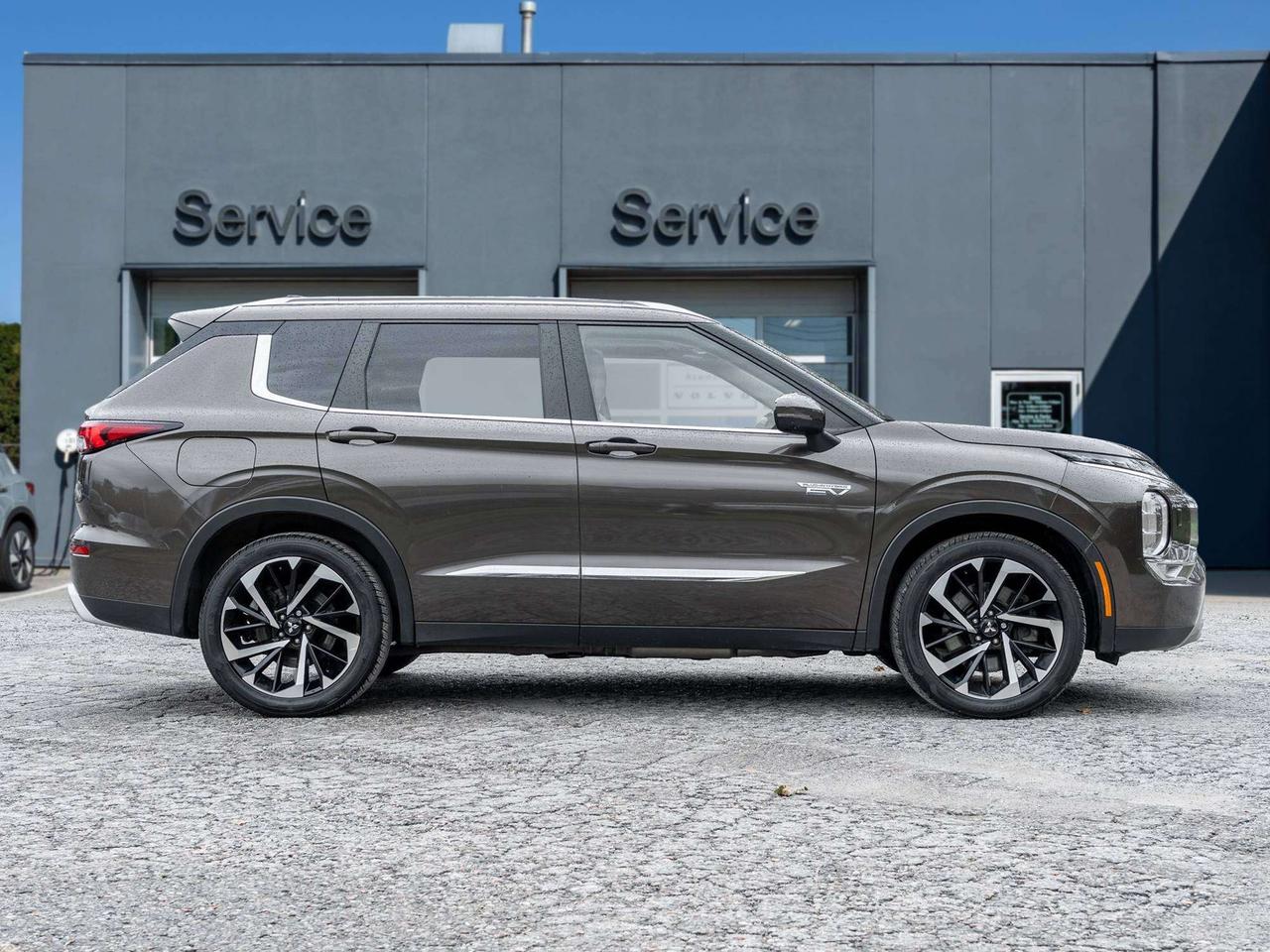 2023 Mitsubishi Outlander SEL S-AWC CPO FINANCE RATES FOR AS LOW AS 0.90% Photo