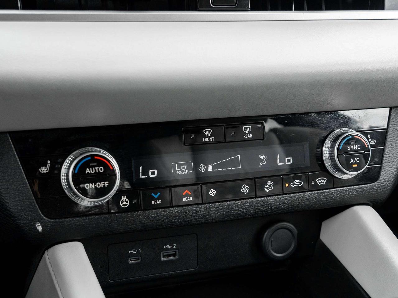 2023 Mitsubishi Outlander SEL S-AWC CPO FINANCE RATES FOR AS LOW AS 0.90% Photo
