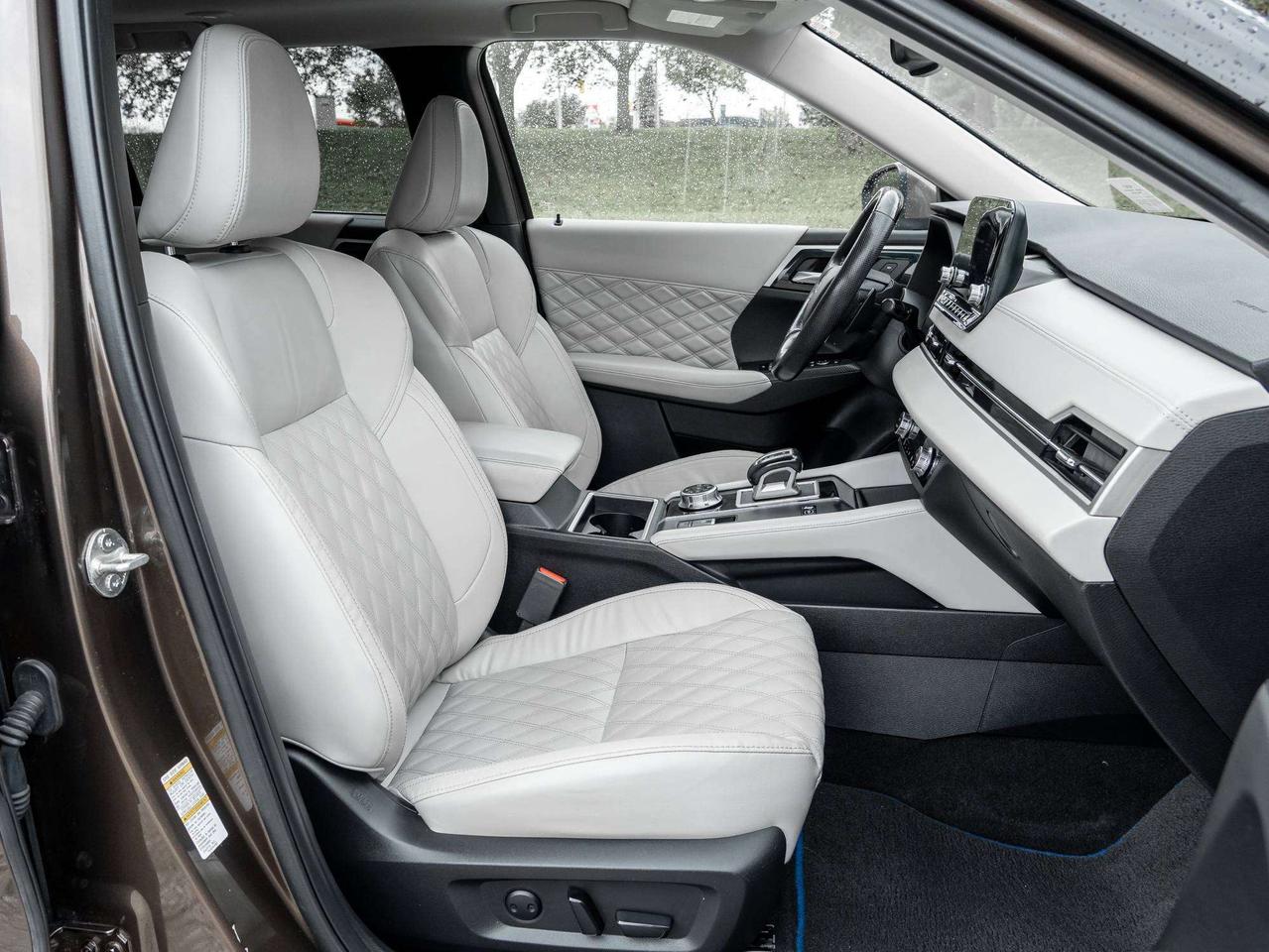 2023 Mitsubishi Outlander SEL S-AWC CPO FINANCE RATES FOR AS LOW AS 0.90% Photo