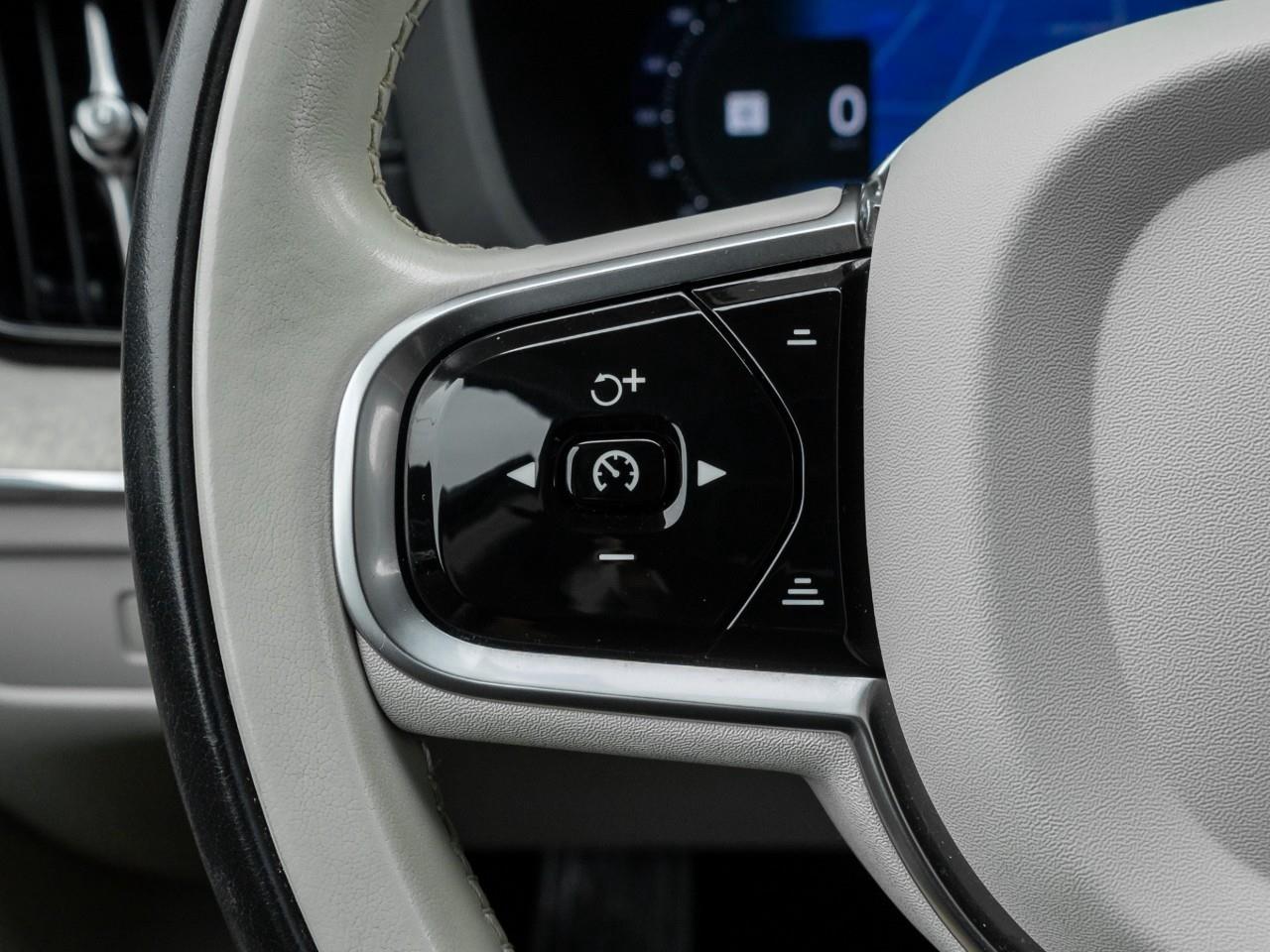 2024 Volvo XC60 B5 Ultimate Dark Theme 4dr All-Wheel Drive Sport Utility Photo