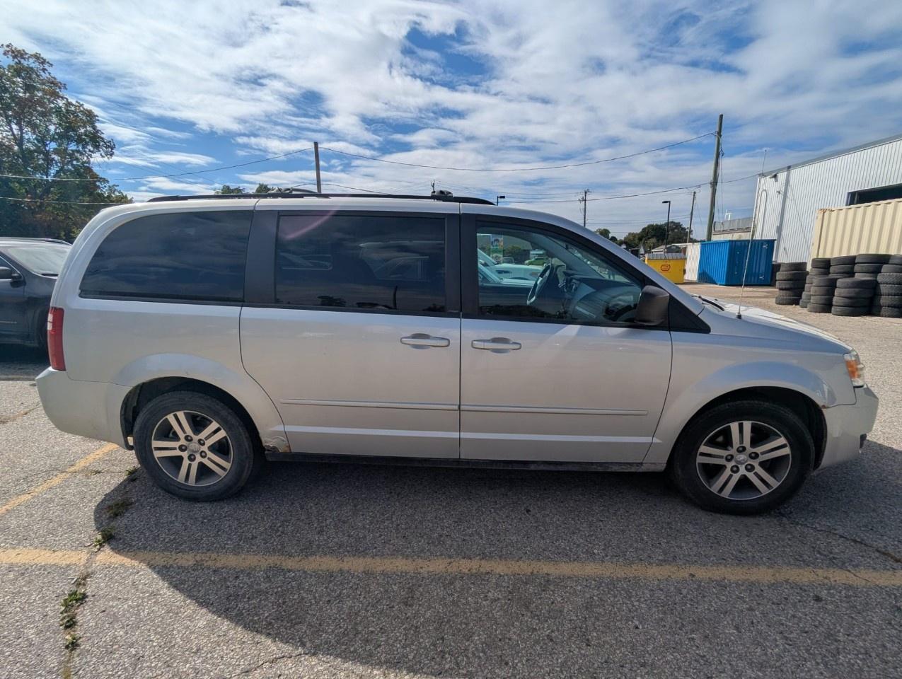 2010 Dodge Grand Caravan 4dr Wgn SE Photo