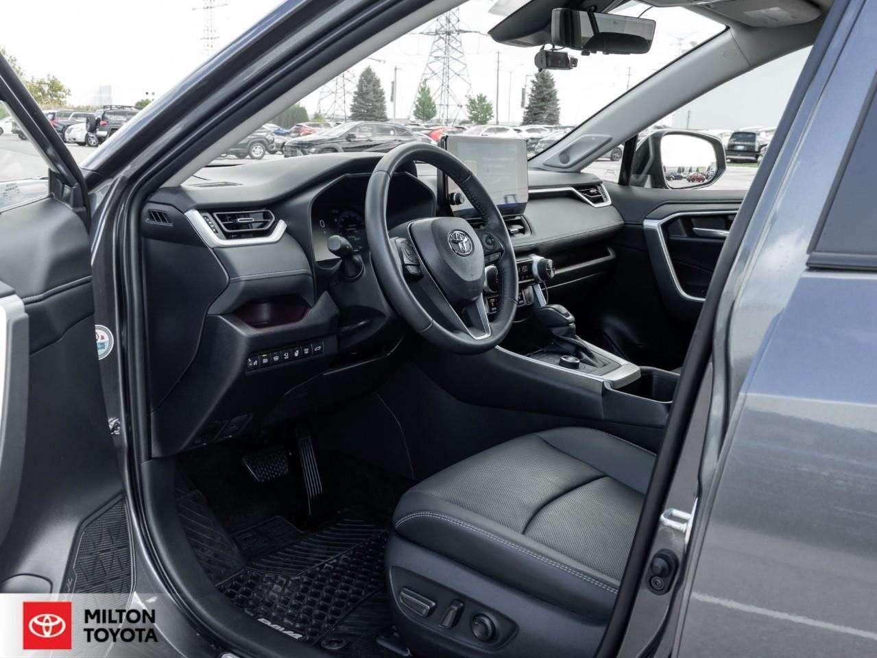 2025 Toyota RAV4 LEATHER MOONROOF JBL ONE OWNER TCUV Limited Photo