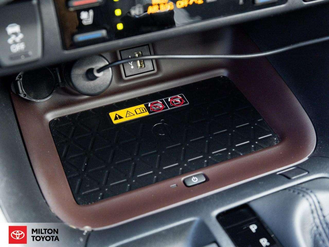 2025 Toyota RAV4 LEATHER MOONROOF JBL ONE OWNER TCUV Limited Photo