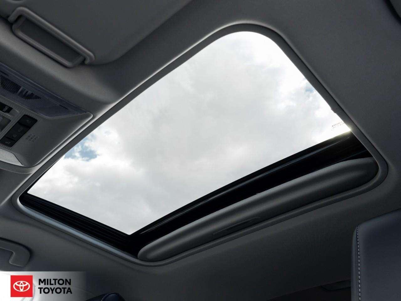 2025 Toyota RAV4 LEATHER MOONROOF JBL ONE OWNER TCUV Limited Photo