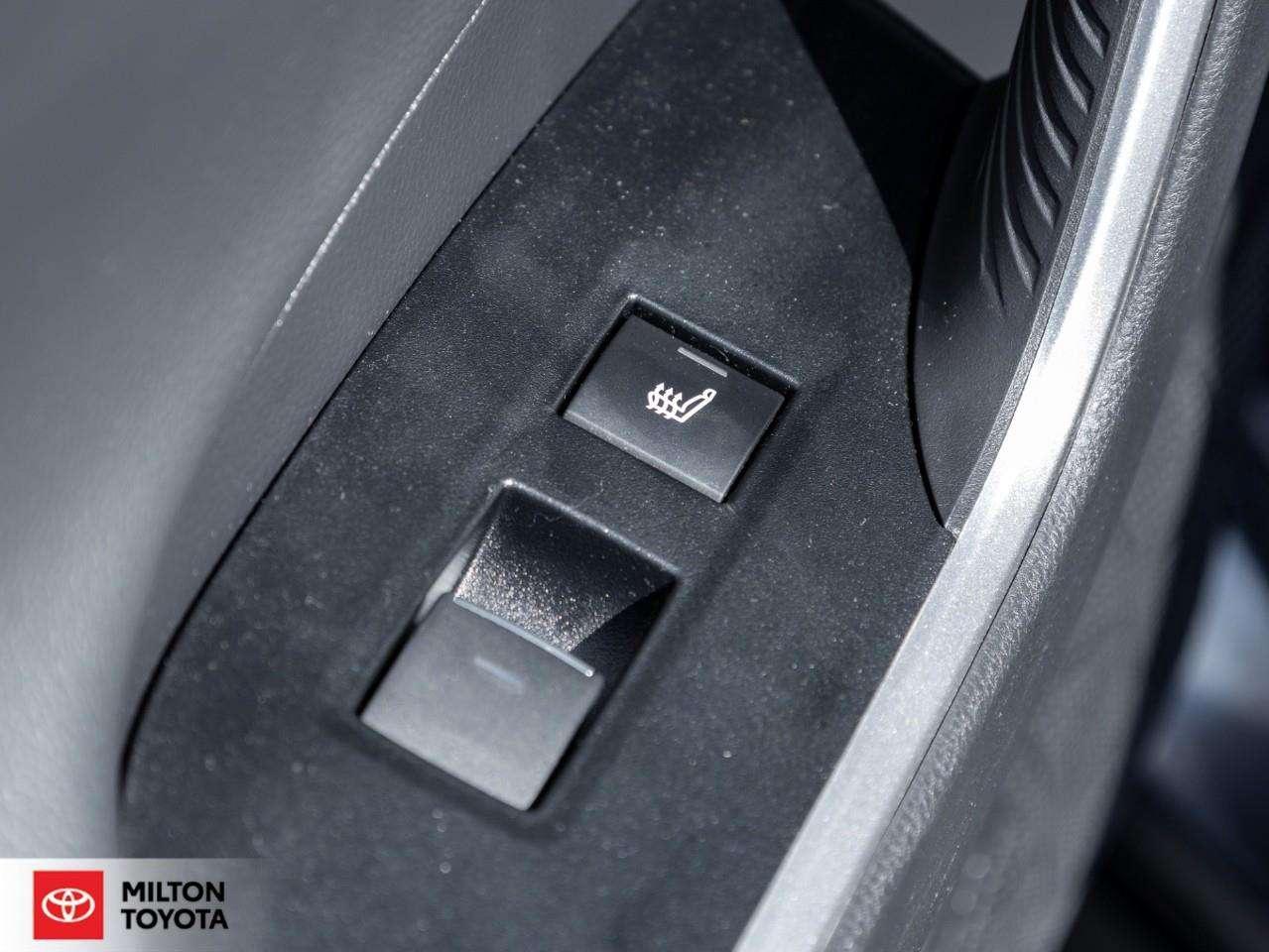 2025 Toyota RAV4 LEATHER MOONROOF JBL ONE OWNER TCUV Limited Photo