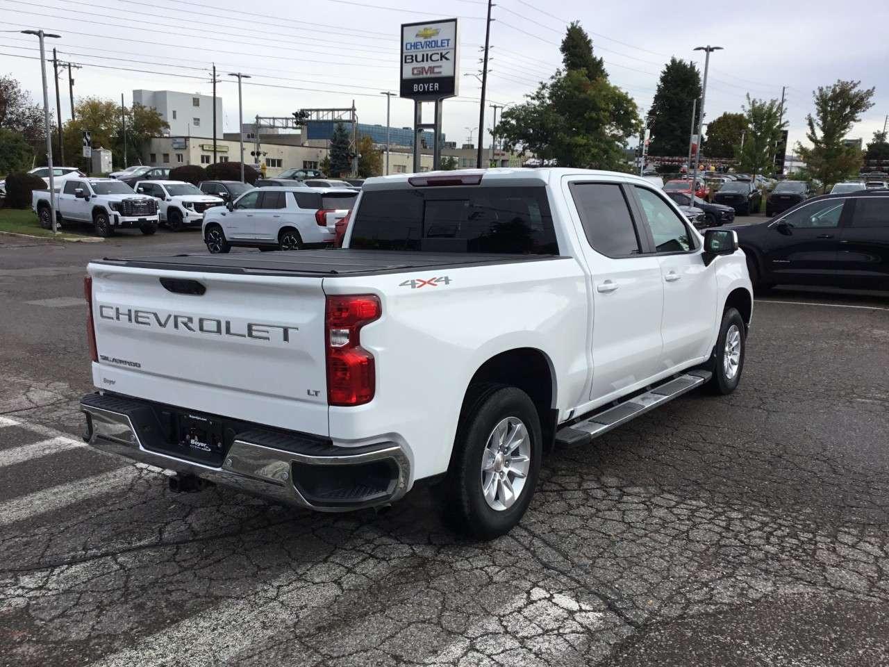2024 Chevrolet Silverado 1500 Crew Cab Short Box 4-Wheel Drive LT Photo4