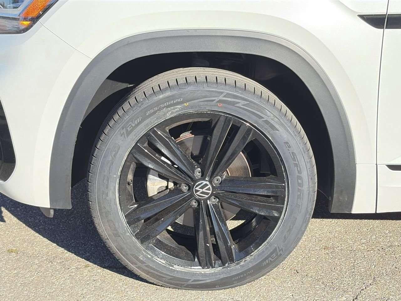 2023 Volkswagen Atlas Highline 3.6L 8sp at w/Tip 4MOTION Remote Starter  Leather  3rd Row Seat  Sunroof Photo