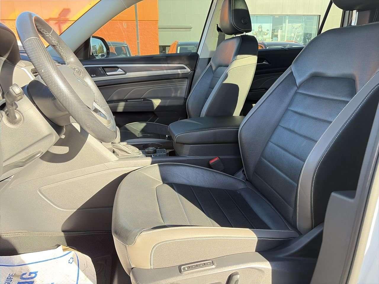 2023 Volkswagen Atlas Highline 3.6L 8sp at w/Tip 4MOTION Remote Starter  Leather  3rd Row Seat  Sunroof Photo