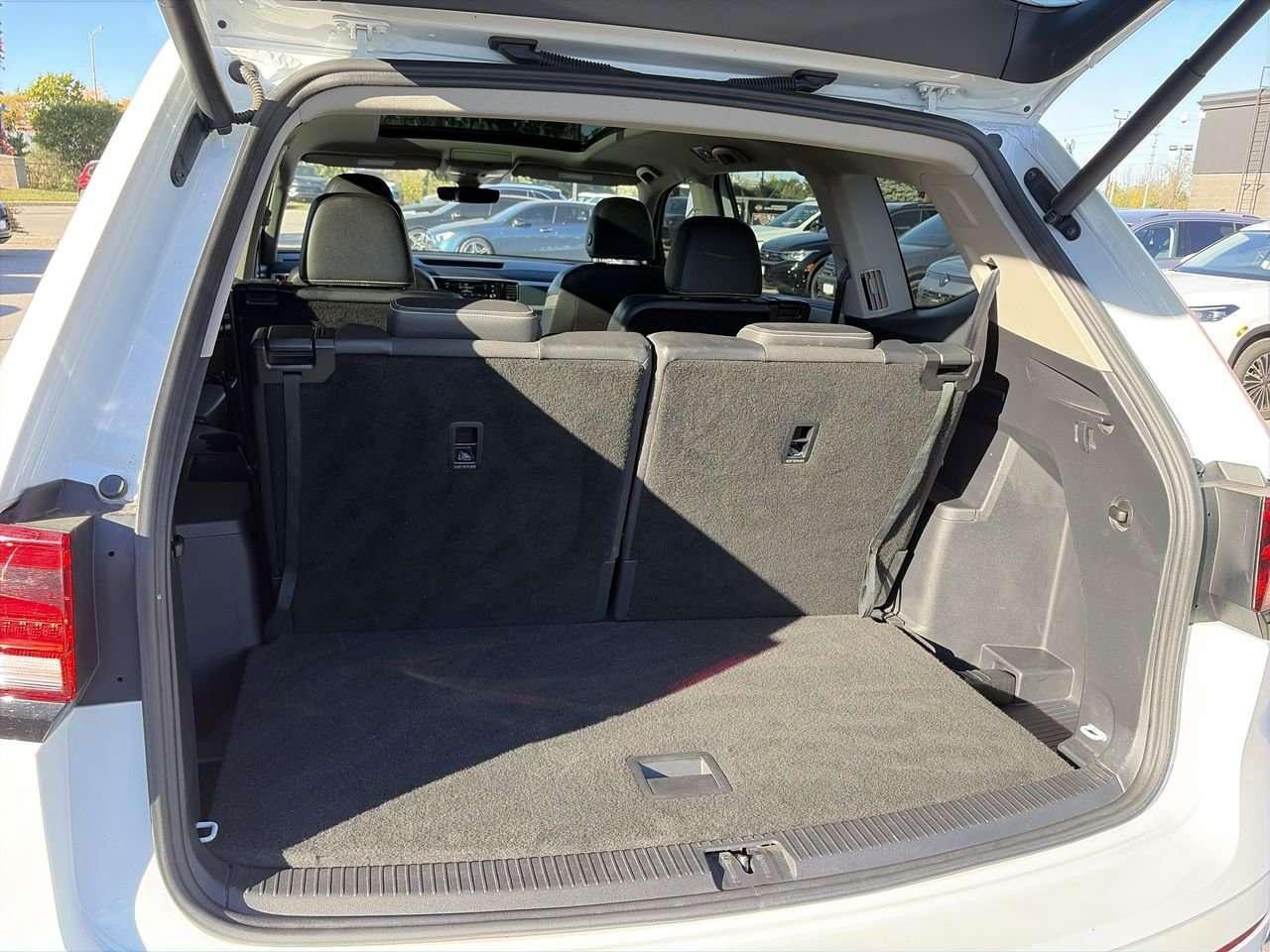 2023 Volkswagen Atlas Highline 3.6L 8sp at w/Tip 4MOTION Remote Starter  Leather  3rd Row Seat  Sunroof Photo