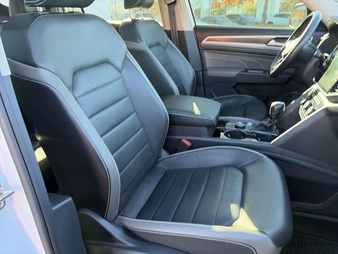 2023 Volkswagen Atlas Highline 3.6L 8sp at w/Tip 4MOTION Remote Starter  Leather  3rd Row Seat  Sunroof Photo