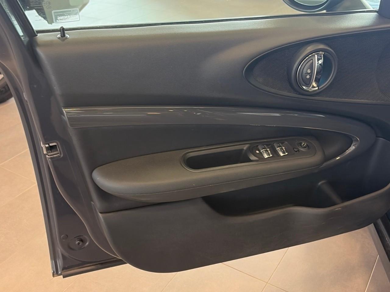 2018 MINI Clubman Cooper S 4dr ALL4 Photo