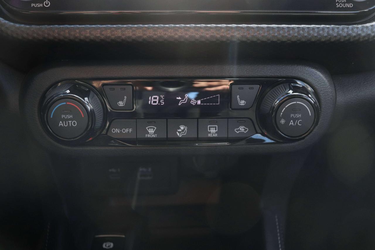 2023 Nissan Kicks SV FWD   REMOTE STARTER   HEATED SEATS   CARPLAY Photo