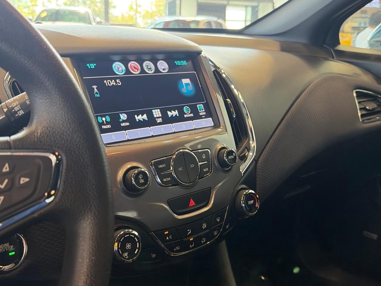 2018 Chevrolet Cruze LT Auto 4dr Hatchback Photo