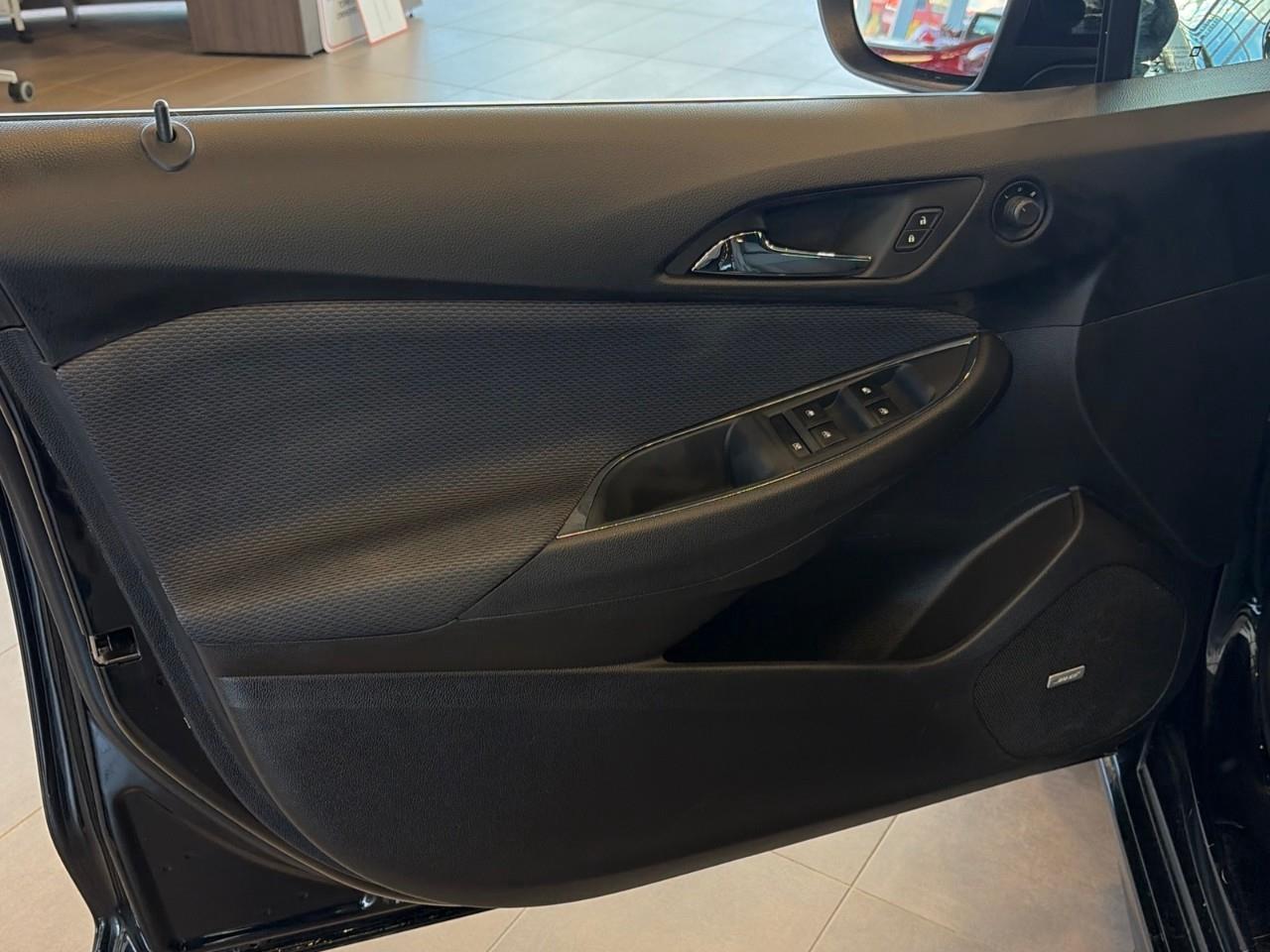 2018 Chevrolet Cruze LT Auto 4dr Hatchback Photo